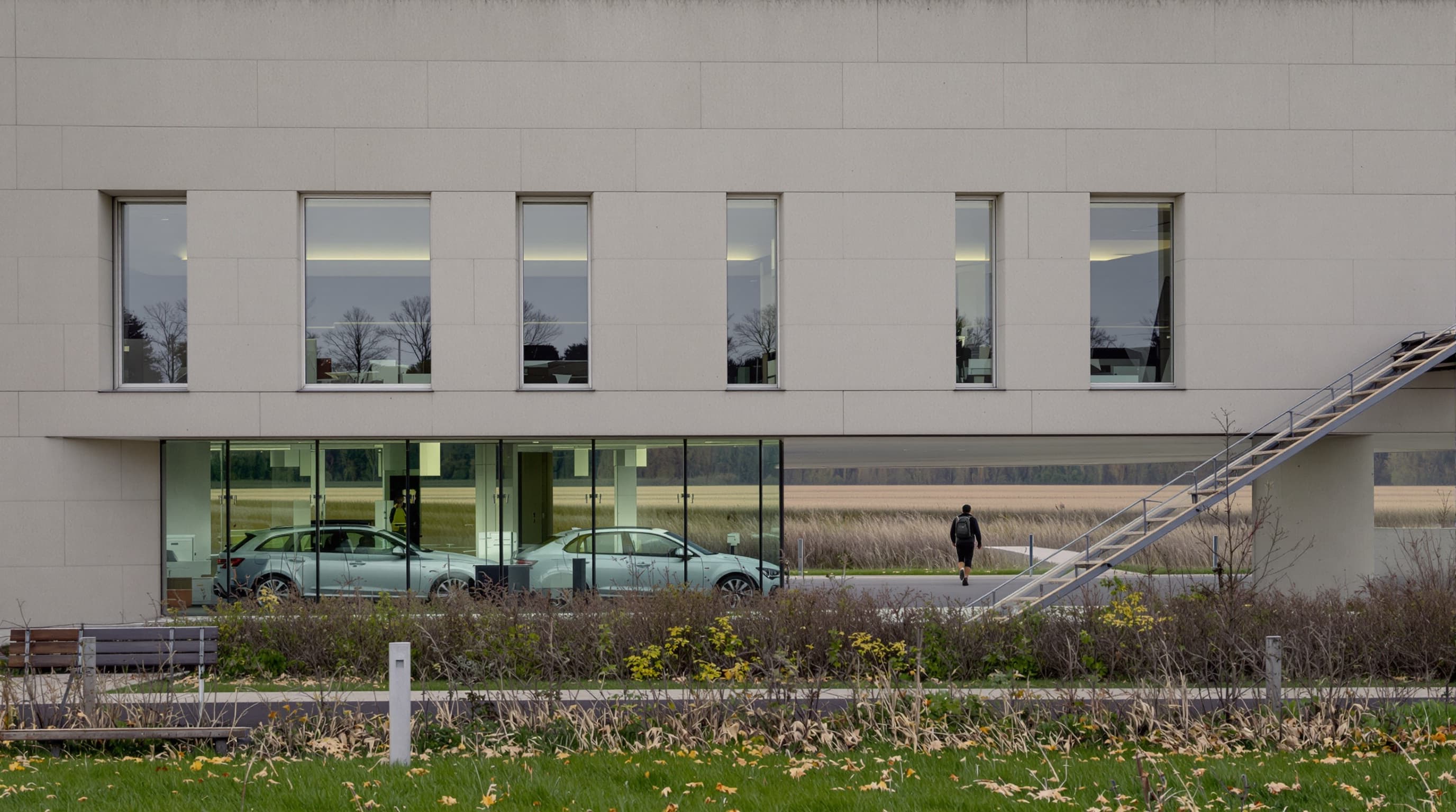 Een verfijnde culturele middag in het Dudok Architectuur Centrum — waar u kunt bewonderen hoe onze voorouders beschaafde betonnen villa's ontwierpen